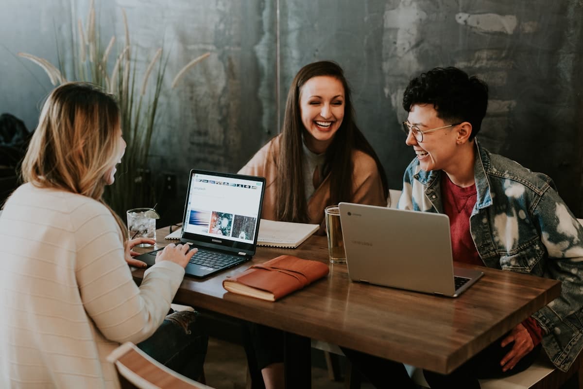 Participants à une formation professionnelle en présentiel